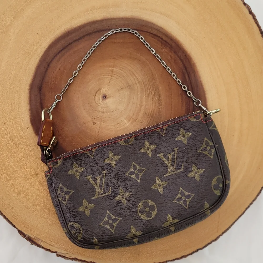 louis vuitton takashi murakami cherry pochette - Picture 2 of 14